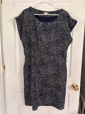 GAP Navy Blue and White Dot Cap-Sleeve Shift Dress
